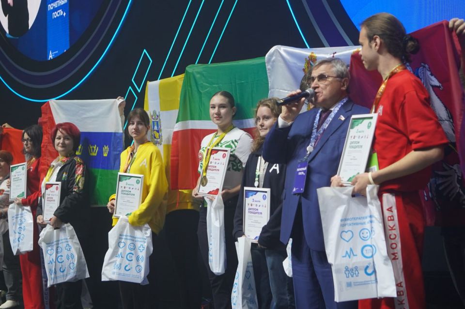 Александр Моор: Тюменская команда показала лучший результат за всю историю участия региона в Национальном чемпионате «Абилимпикс»