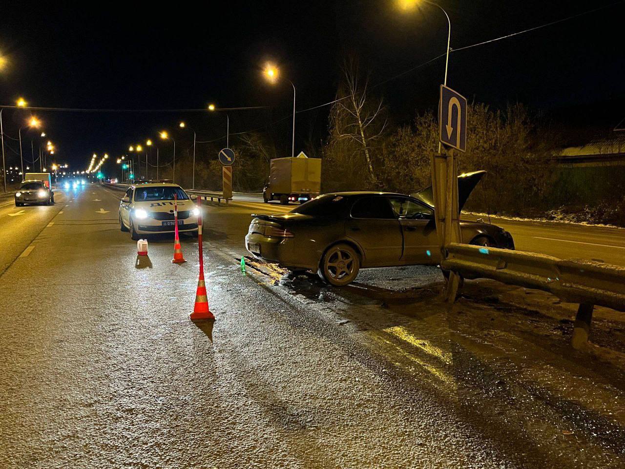 День жестянщика наступил незаметно: гололед стал причиной аварии на тюменской окружной День жестянщика наступил незаметно: гололед стал причиной аварии на тюменской окружной