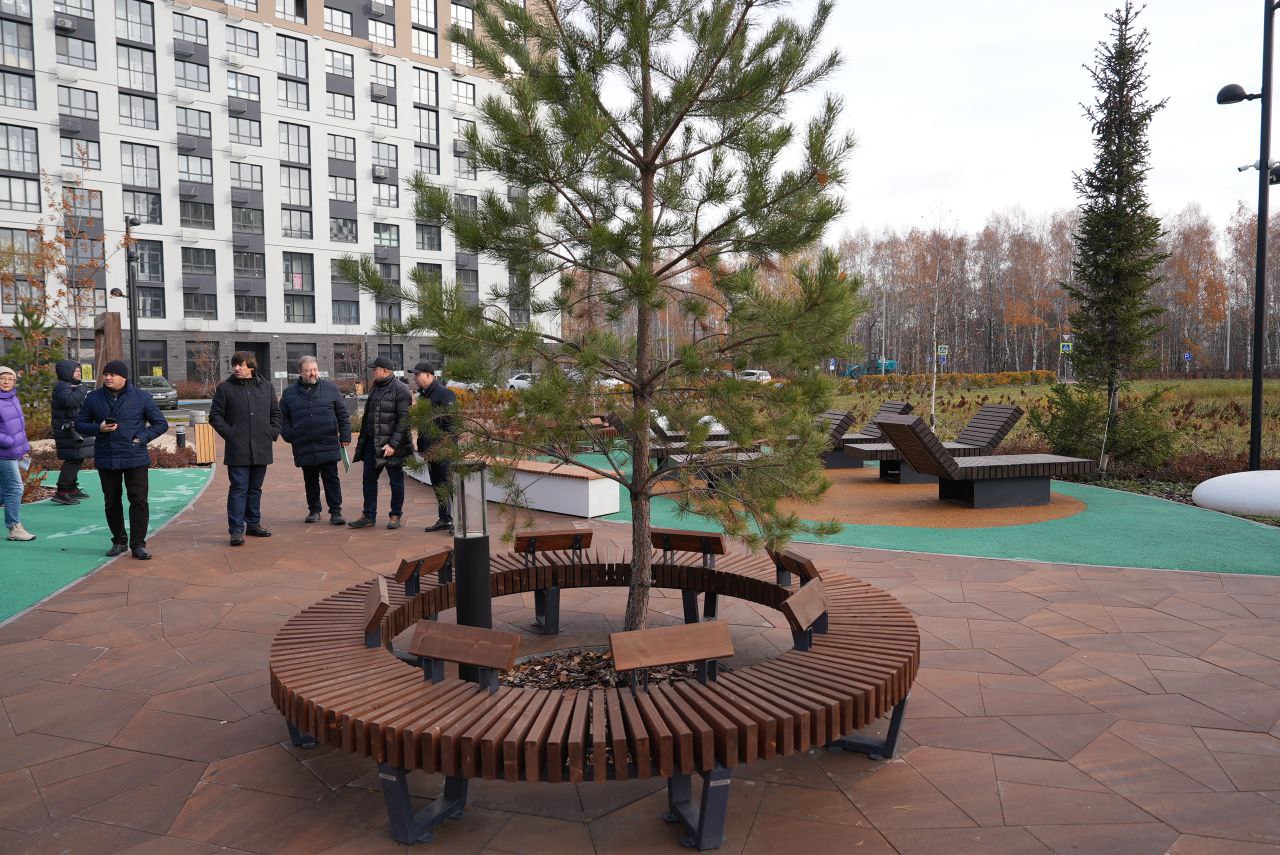 Максим Афанасьев: В прямом эфире губернатор Тюменской области А.В. Моор рассказал о заключенных с застройщиками соглашениях на возведение социальных объектов Максим Афанасьев: В прямом эфире губернатор Тюменской области А.В. Моор рассказал о заключенных с застройщиками соглашениях на возведение социальных объектов