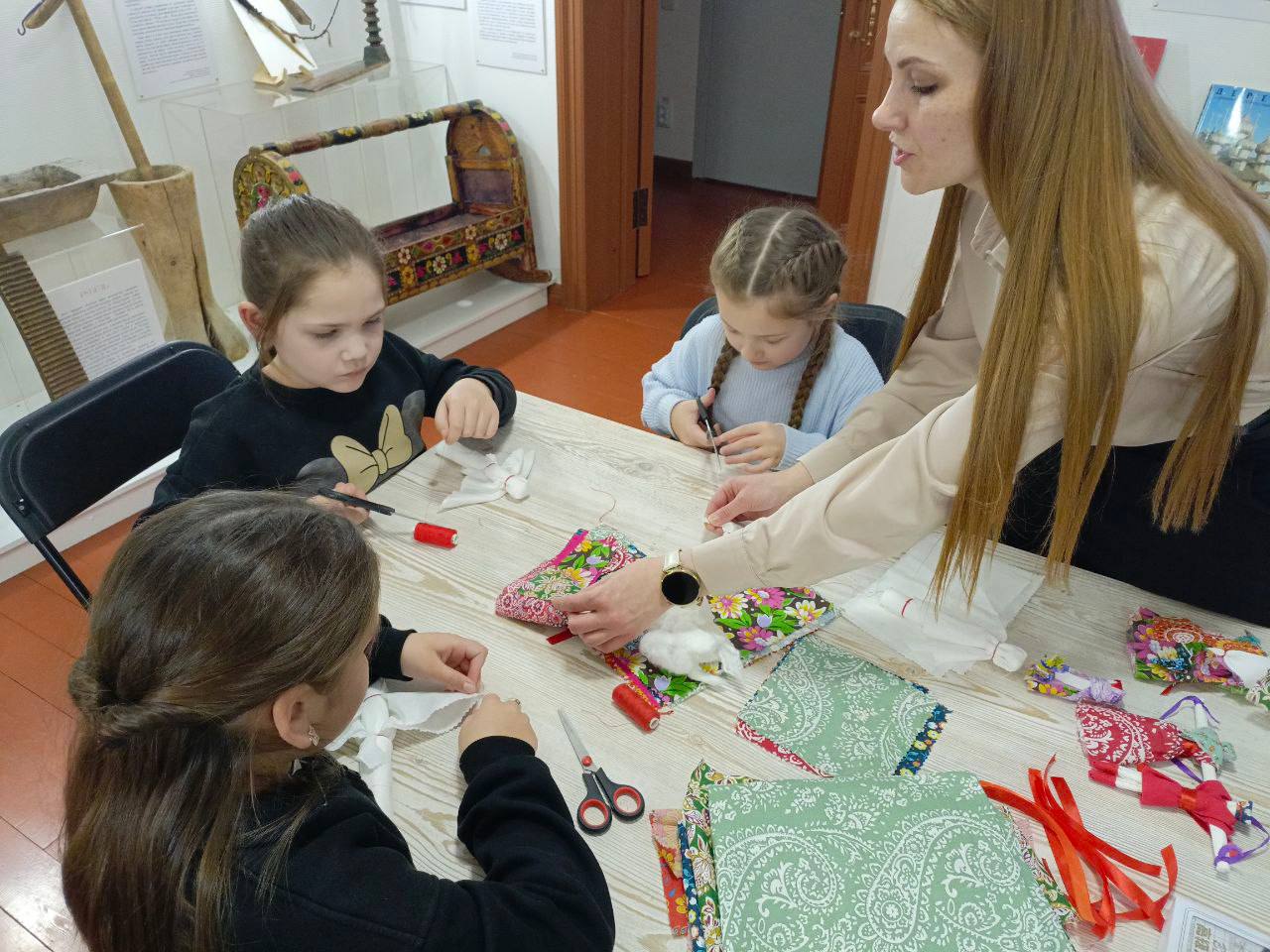 Сегодня, 3 ноября, Центр деревянного зодчества стал одной из главных городских площадок всероссийской акции «Ночь искусств» Сегодня, 3 ноября, Центр деревянного зодчества стал одной из главных городских площадок всероссийской акции «Ночь искусств»