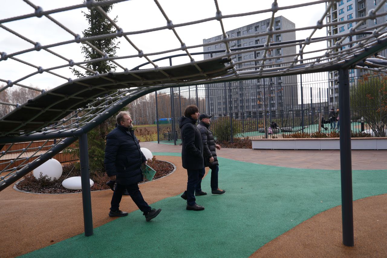 Максим Афанасьев: В прямом эфире губернатор Тюменской области А.В. Моор рассказал о заключенных с застройщиками соглашениях на возведение социальных объектов Максим Афанасьев: В прямом эфире губернатор Тюменской области А.В. Моор рассказал о заключенных с застройщиками соглашениях на возведение социальных объектов