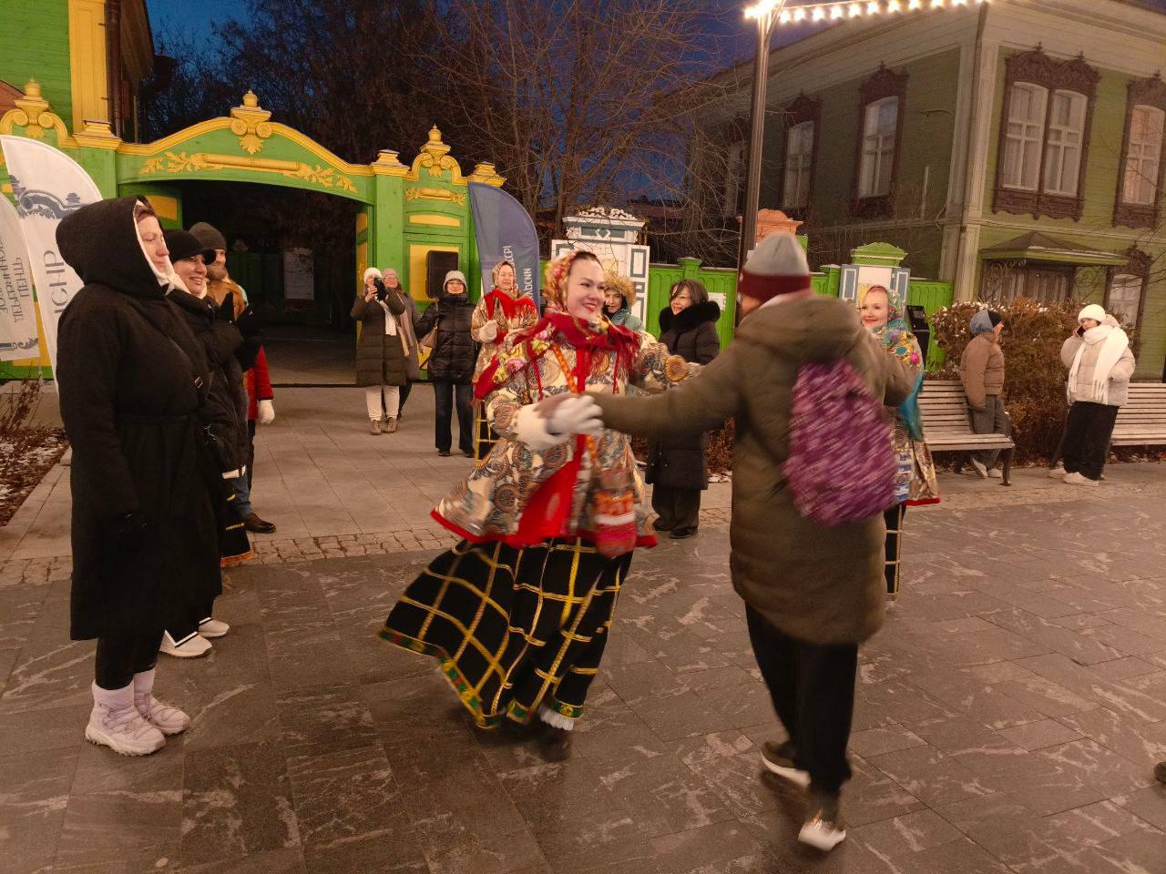 Сегодня, 3 ноября, Центр деревянного зодчества стал одной из главных городских площадок всероссийской акции «Ночь искусств» Сегодня, 3 ноября, Центр деревянного зодчества стал одной из главных городских площадок всероссийской акции «Ночь искусств»
