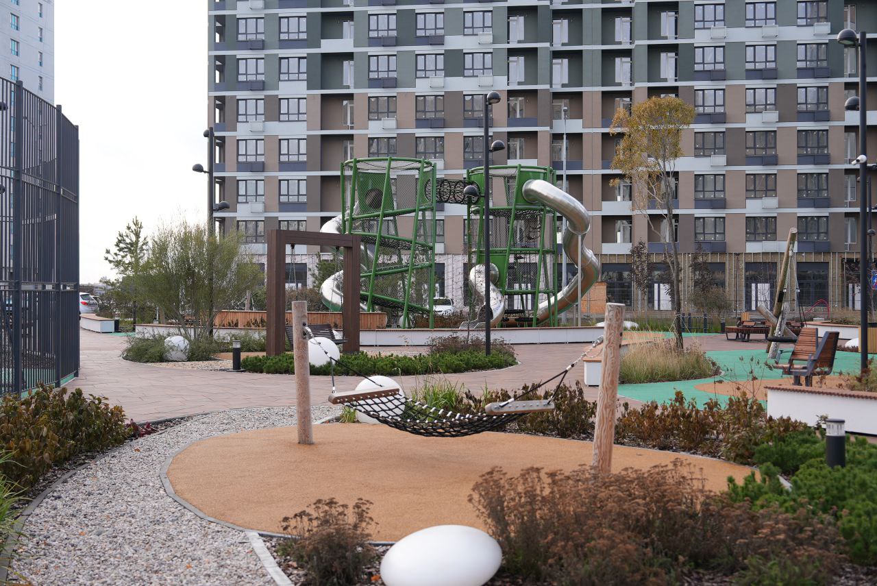 Максим Афанасьев: В прямом эфире губернатор Тюменской области А.В. Моор рассказал о заключенных с застройщиками соглашениях на возведение социальных объектов Максим Афанасьев: В прямом эфире губернатор Тюменской области А.В. Моор рассказал о заключенных с застройщиками соглашениях на возведение социальных объектов