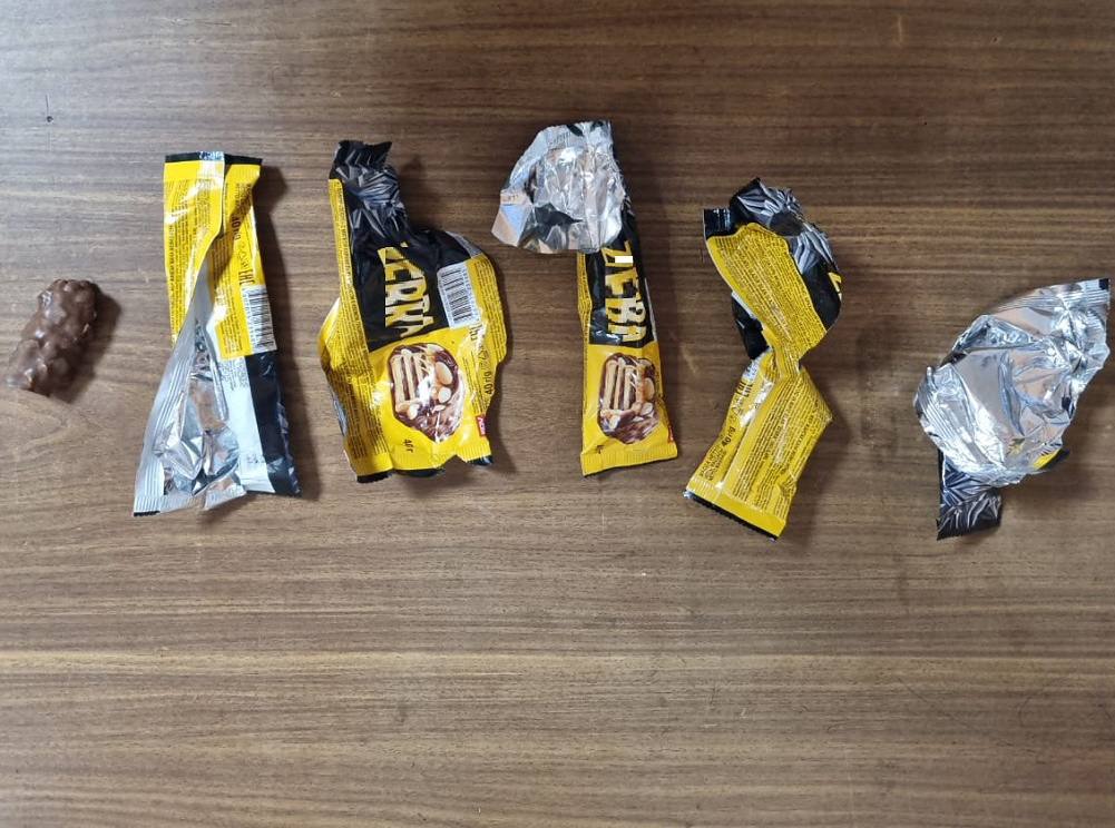 Молодой тюменец похитил шоколадные батончики и… съел их. Теперь он под подпиской о невыезде