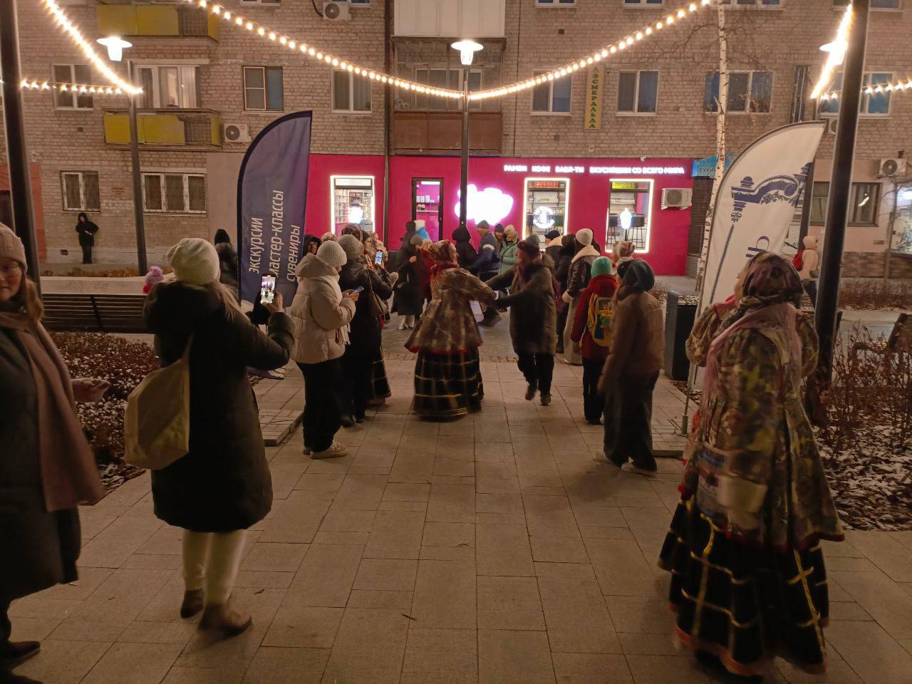 Сегодня, 3 ноября, Центр деревянного зодчества стал одной из главных городских площадок всероссийской акции «Ночь искусств» Сегодня, 3 ноября, Центр деревянного зодчества стал одной из главных городских площадок всероссийской акции «Ночь искусств»