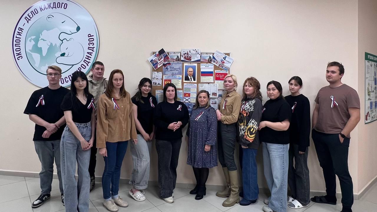 4 ноября вся страна празднует День народного единства — символ сплочённости многонационального российского народа 4 ноября вся страна празднует День народного единства — символ сплочённости многонационального российского народа