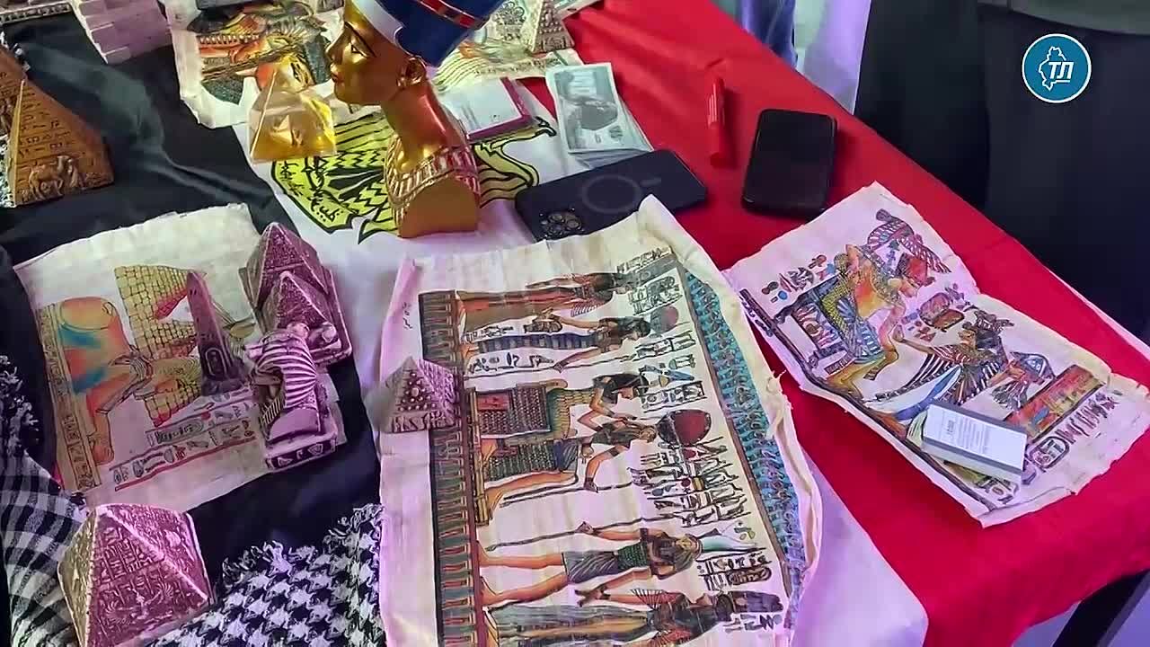 Фестиваль «Мост культур» проходит в тюменском молодежном театральном центре «Космос» в День народного единства, 4 ноября