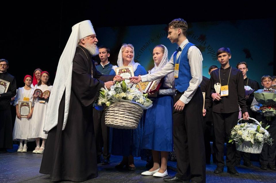 День народного единства в Тобольске ознаменовался насыщенной программой праздничных мероприятий, которые прошли на нескольких площадках города День народного единства в Тобольске ознаменовался насыщенной программой праздничных мероприятий, которые прошли на нескольких площадках города