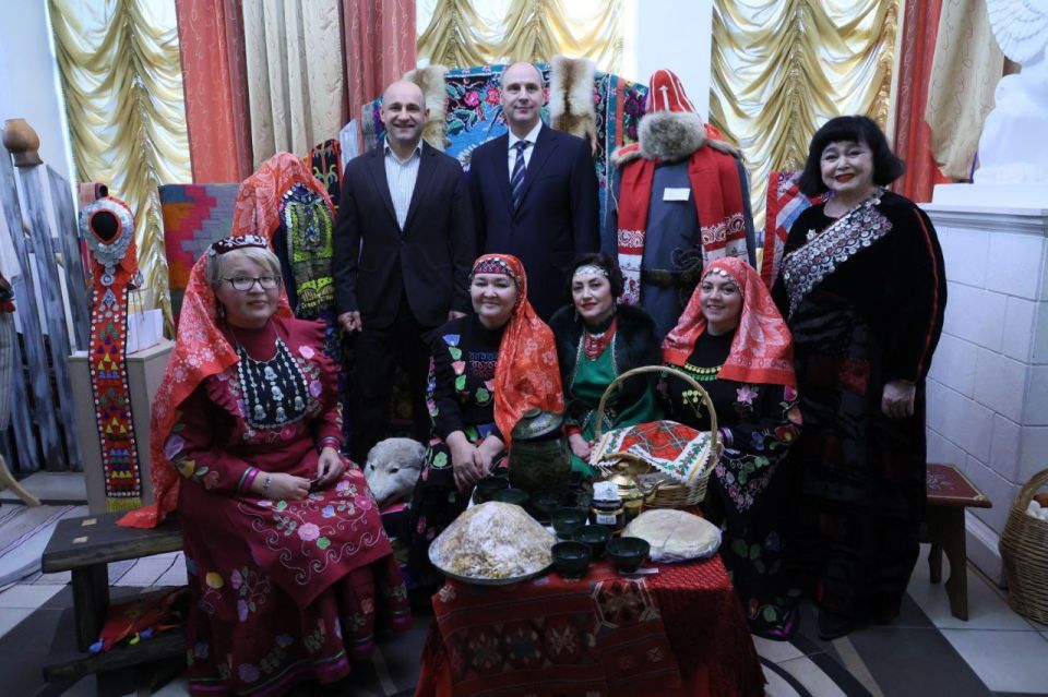 Артём Жога: Колоритно и ярко отметили День народного единства на фестивале культур в Екатеринбурге Артём Жога: Колоритно и ярко отметили День народного единства на фестивале культур в Екатеринбурге