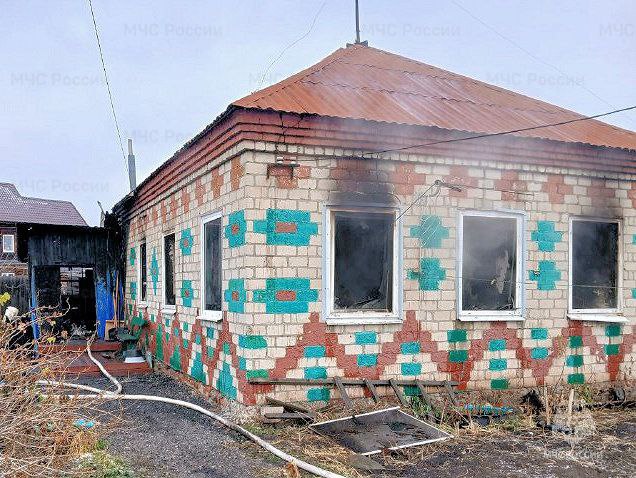 На пожаре в Ялуторовске погиб человек На пожаре в Ялуторовске погиб человек