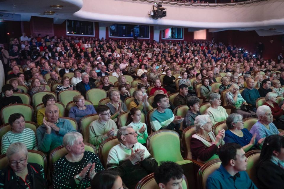 День народного единства - праздник сохранения исторической памяти, силы духа, которая рождается из единства многонационального народа нашей страны День народного единства - праздник сохранения исторической памяти, силы духа, которая рождается из единства многонационального народа нашей страны