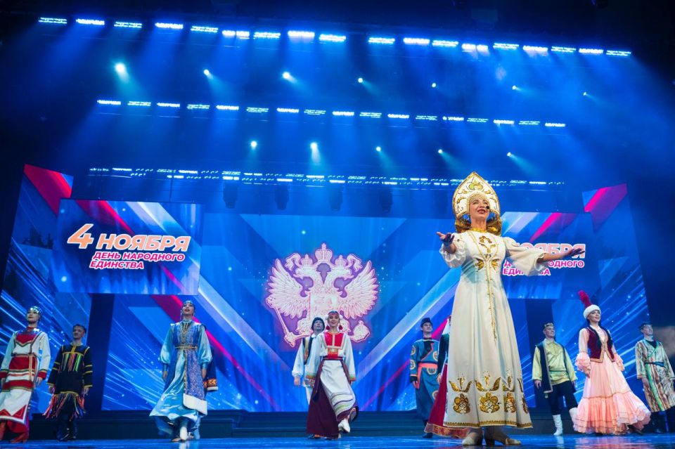 День народного единства - праздник сохранения исторической памяти, силы духа, которая рождается из единства многонационального народа нашей страны День народного единства - праздник сохранения исторической памяти, силы духа, которая рождается из единства многонационального народа нашей страны