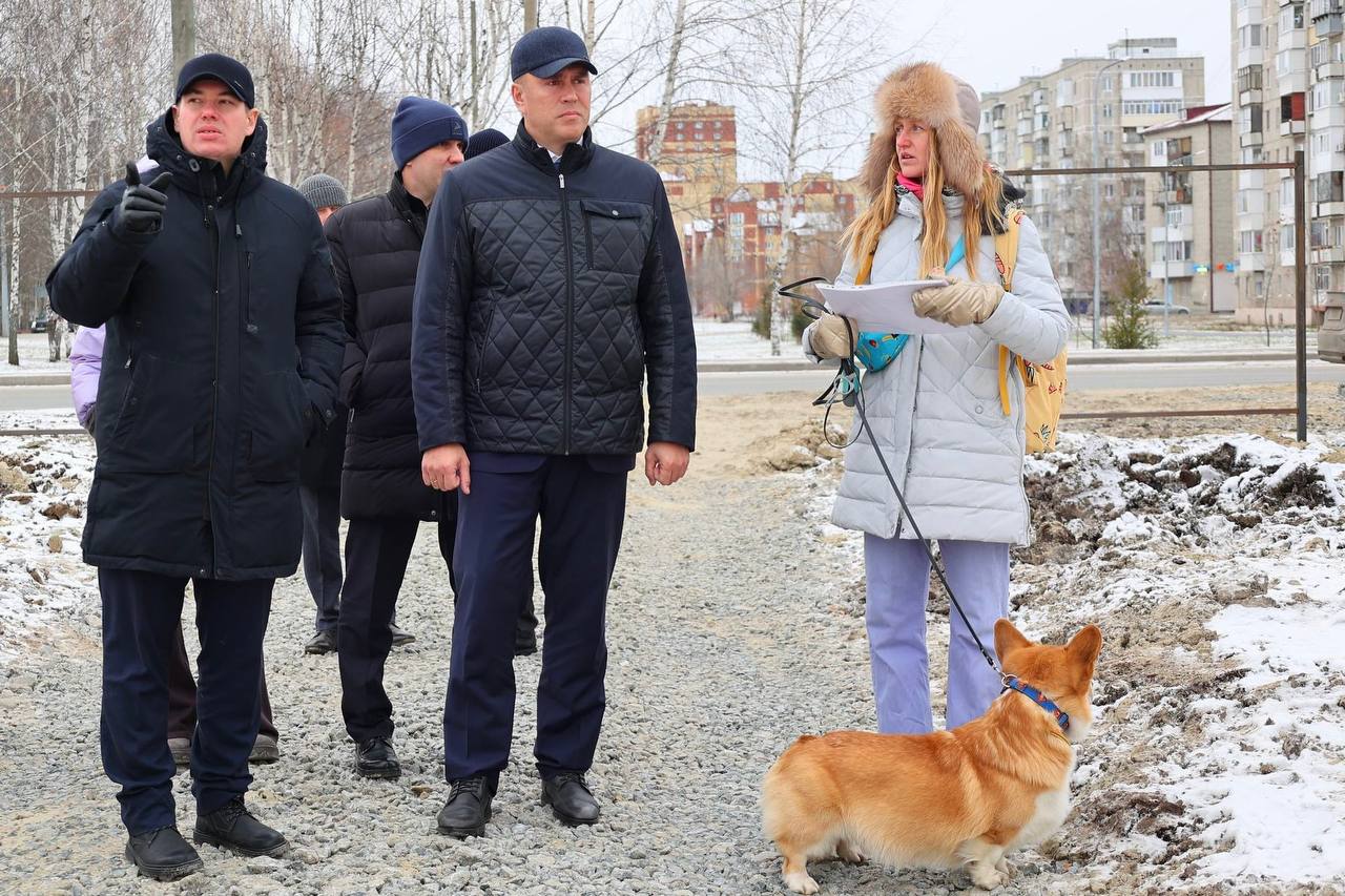Глава города Тобольска Петр Вагин проверил ход работ по созданию «Космо-парка» – уникального специализированного парка для собак, не имеющего аналогов в России Глава города Тобольска Петр Вагин проверил ход работ по созданию «Космо-парка» – уникального специализированного парка для собак, не имеющего аналогов в России