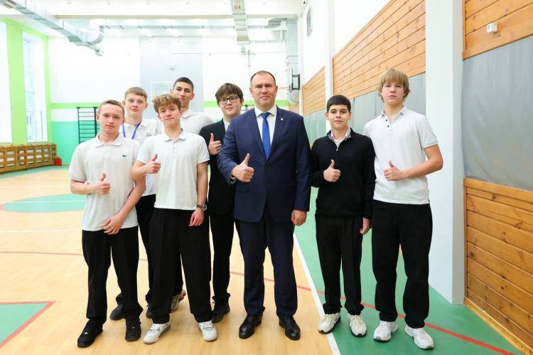 Школа № 17 в Тобольске вновь распахнула свои двери для учащихся после ремонта