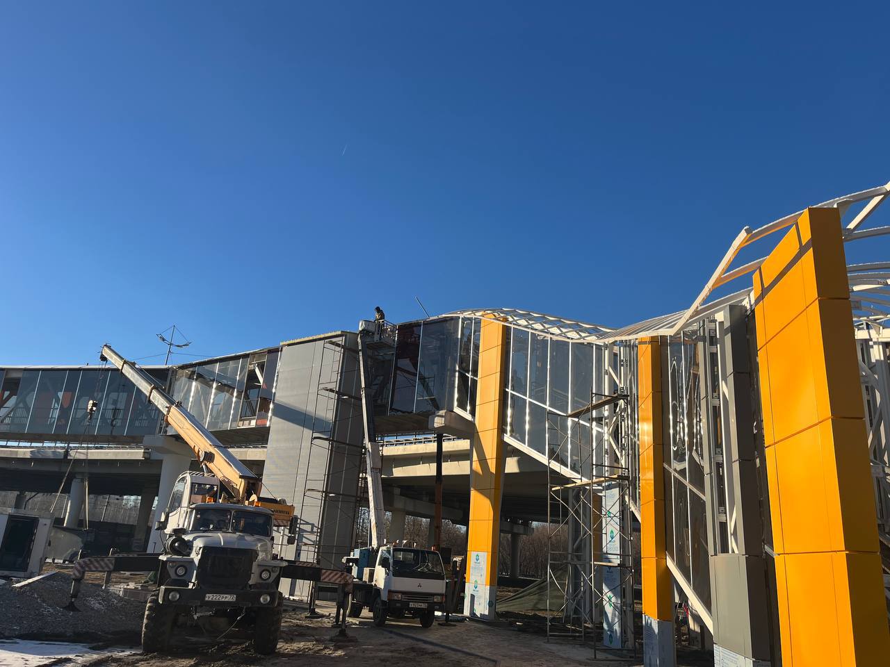 Надземный переход на Мориса Тореза скоро обновят Надземный переход на Мориса Тореза скоро обновят