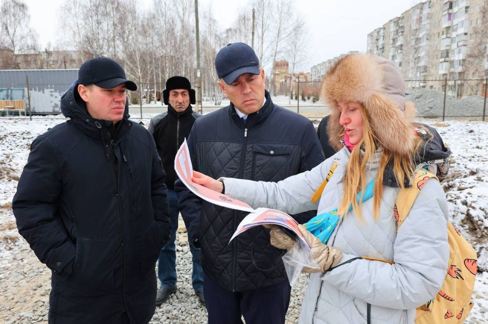 Глава города Тобольска Петр Вагин проверил ход работ по созданию «Космо-парка» – уникального специализированного парка для собак, не имеющего аналогов в России Глава города Тобольска Петр Вагин проверил ход работ по созданию «Космо-парка» – уникального специализированного парка для собак, не имеющего аналогов в России