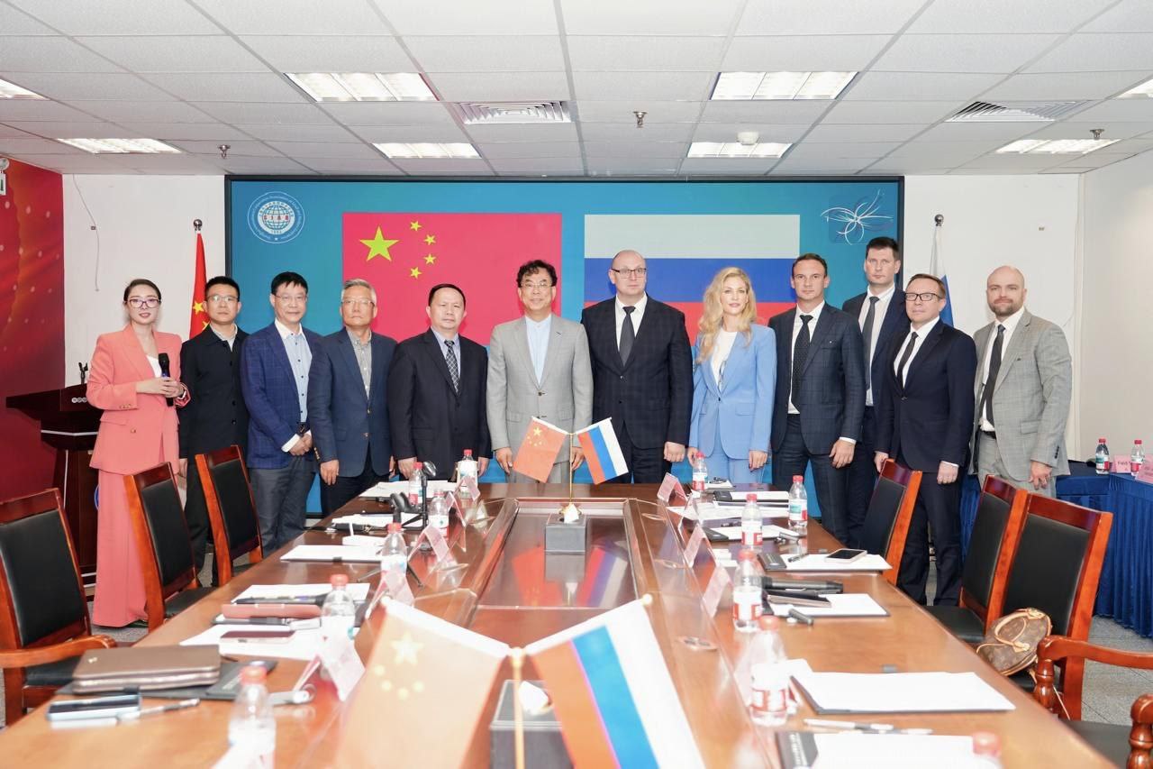 Представители InvestTyumen в составе делегации Ассоциации инновационных регионов России в эти дни работают в Китае в городе Шанхай Представители InvestTyumen в составе делегации Ассоциации инновационных регионов России в эти дни работают в Китае в городе Шанхай