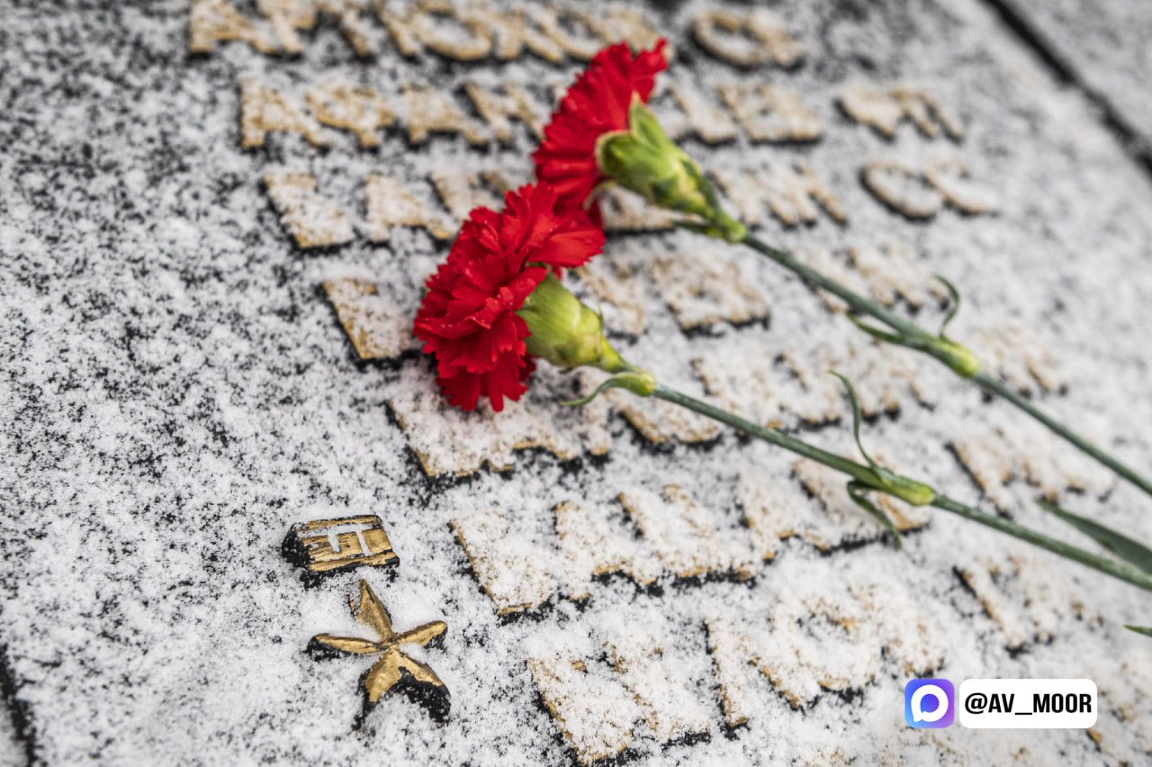 Александр Моор: В преддверии Дня сотрудника органов внутренних дел России почтили память тюменских стражей правопорядка, павших на фронтах Великой Отечественной войны и погибших при исполнении служебных обязанностей Александр Моор: В преддверии Дня сотрудника органов внутренних дел России почтили память тюменских стражей правопорядка, павших на фронтах Великой Отечественной войны и погибших при исполнении служебных обязанностей