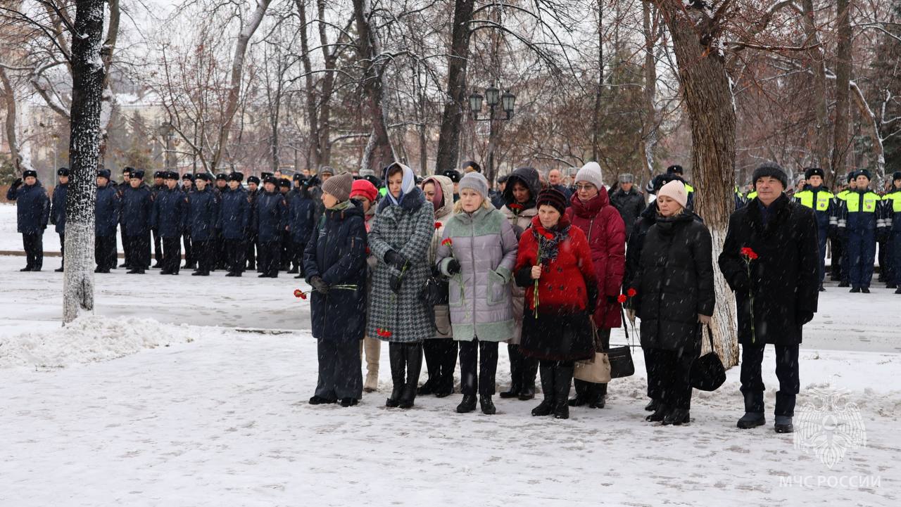 В Тюмени почтили память сотрудников МВД В Тюмени почтили память сотрудников МВД