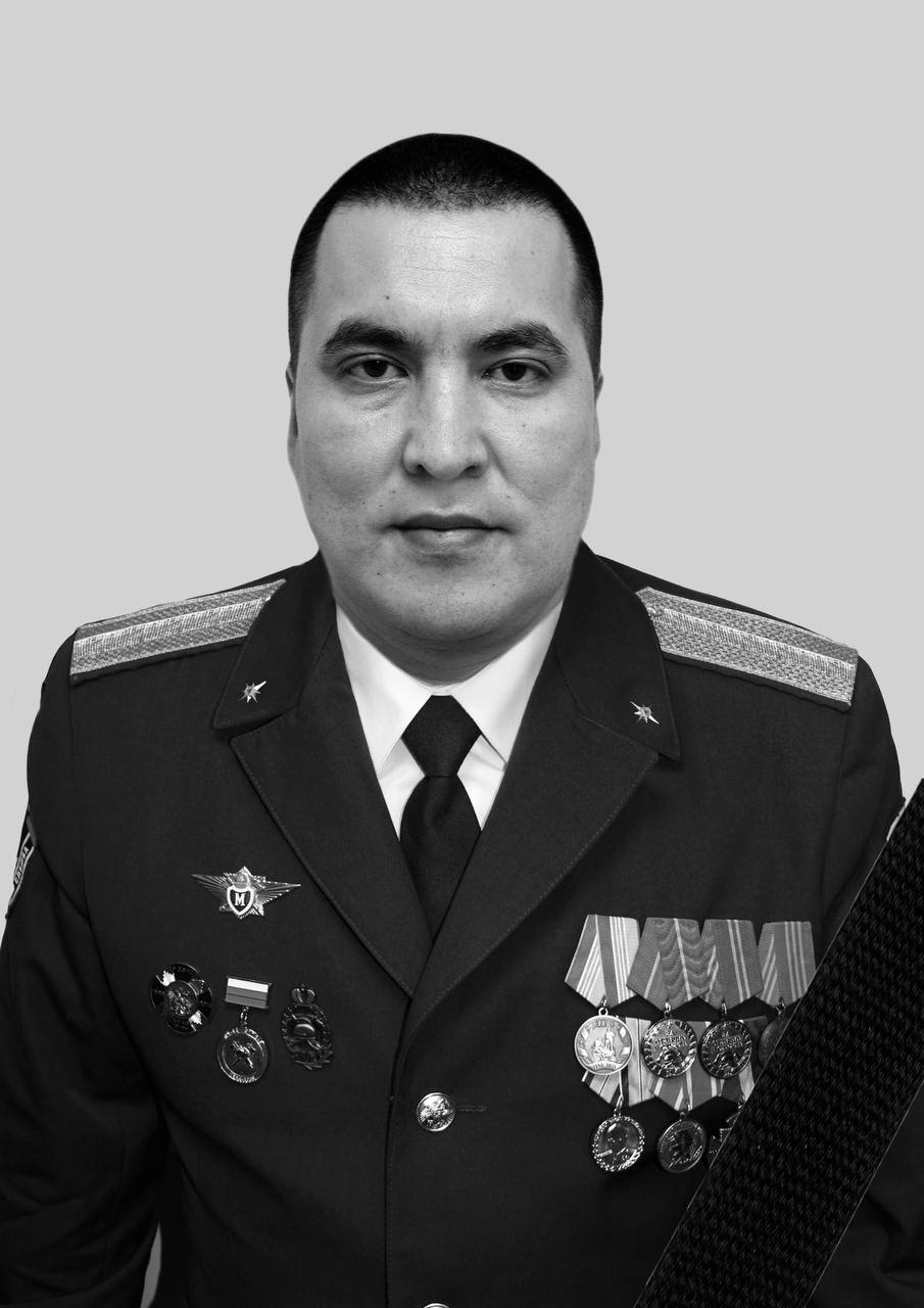 Пожарный из большой Тюменской области Рунар Сафиуллин погиб при тушении пожара в дачном доме Пожарный из большой Тюменской области Рунар Сафиуллин погиб при тушении пожара в дачном доме