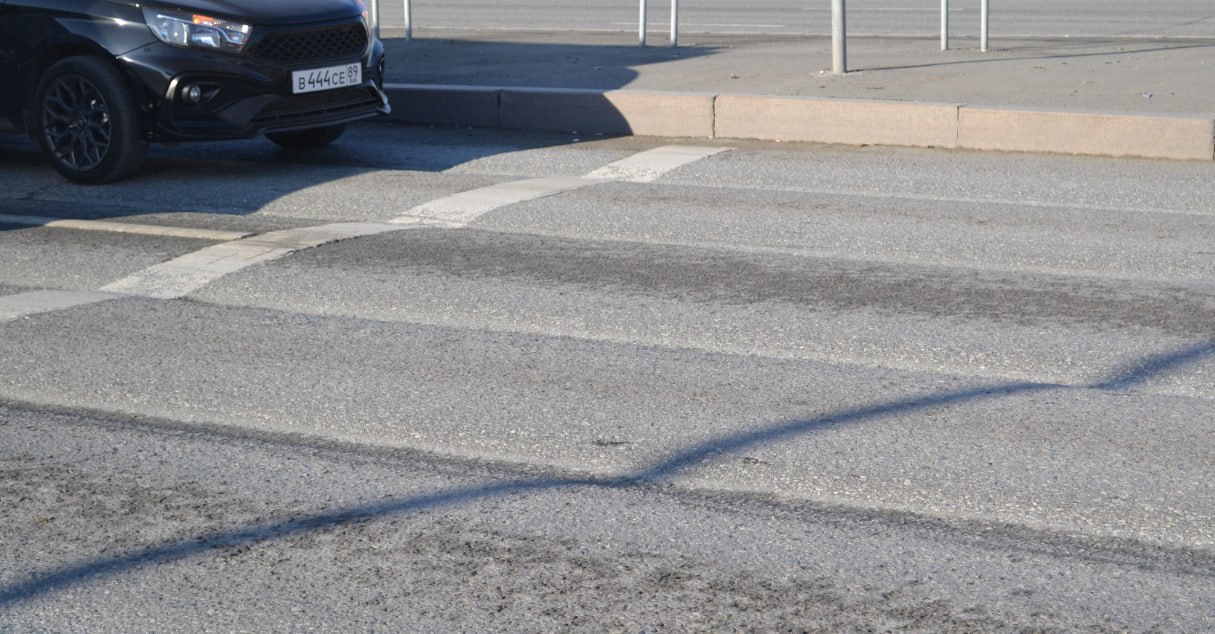 Максим Афанасьев: На улицах Широтной и Пермякова начались работы по ямочному ремонту Максим Афанасьев: На улицах Широтной и Пермякова начались работы по ямочному ремонту