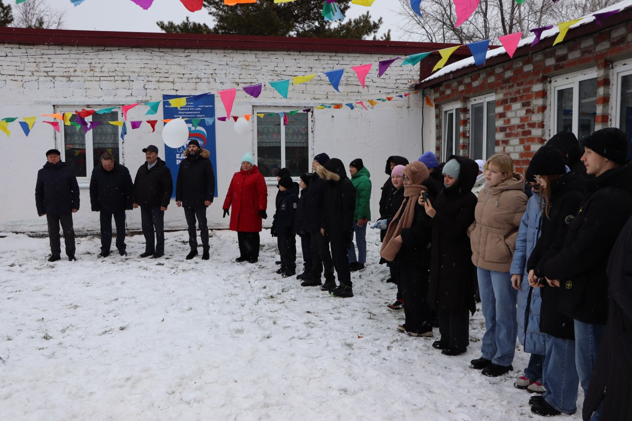 В деревне Криволукской Ялуторовского округа открыли новую спортивно-игровую площадку В деревне Криволукской Ялуторовского округа открыли новую спортивно-игровую площадку