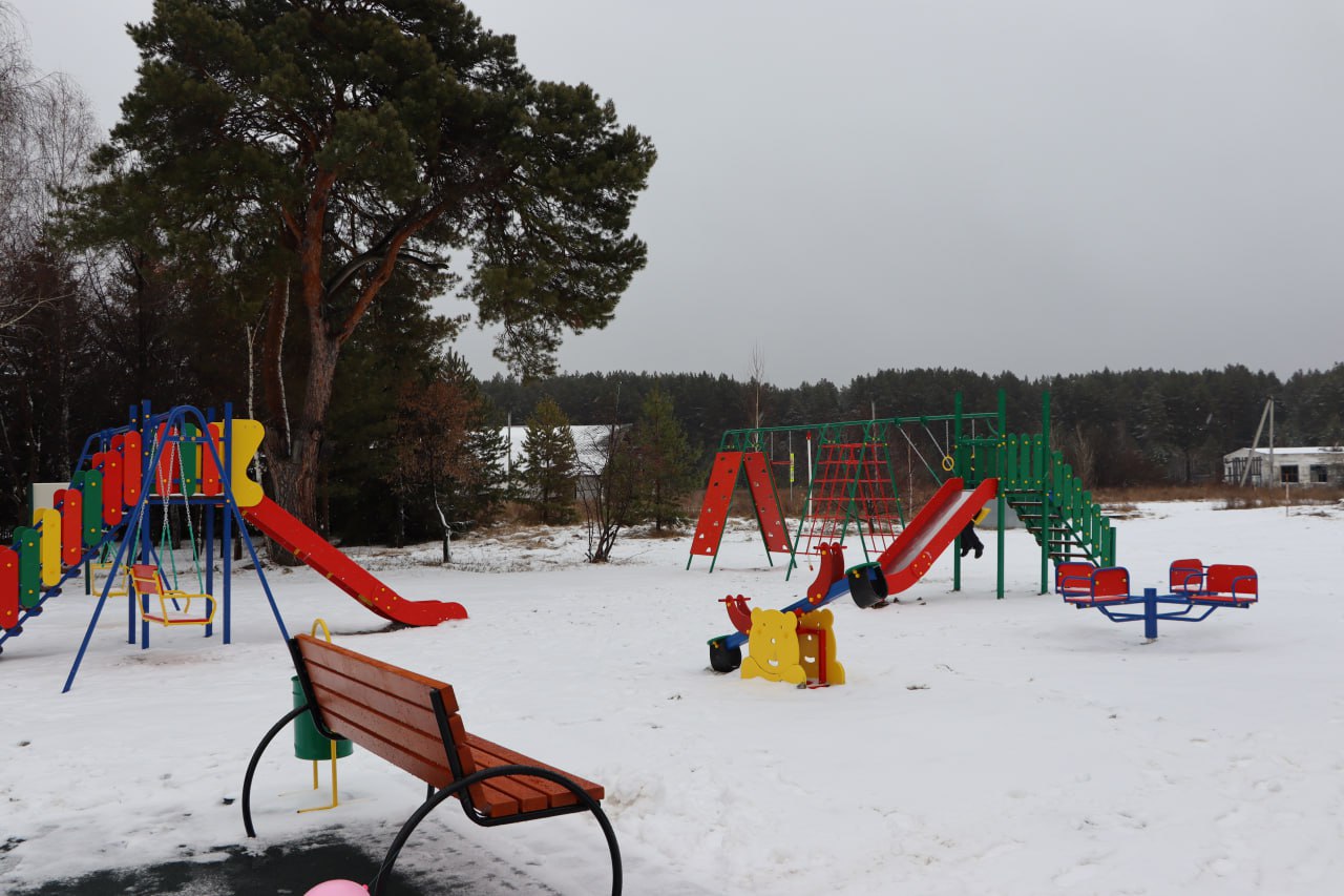 В деревне Криволукской Ялуторовского округа открыли новую спортивно-игровую площадку В деревне Криволукской Ялуторовского округа открыли новую спортивно-игровую площадку