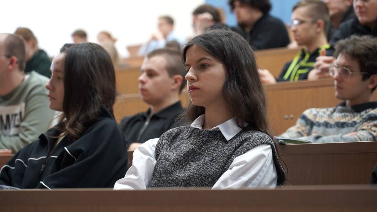 Начальник Управления Госавтоинспекции Тюменской области Андрей Миллер встретился со студентами Технологического института Тюменского индустриального университета Начальник Управления Госавтоинспекции Тюменской области Андрей Миллер встретился со студентами Технологического института Тюменского индустриального университета