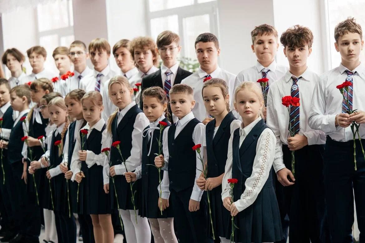 В тюменской гимназии №12 открыт мурал в честь Героя СВО Владимира Медведева В тюменской гимназии №12 открыт мурал в честь Героя СВО Владимира Медведева