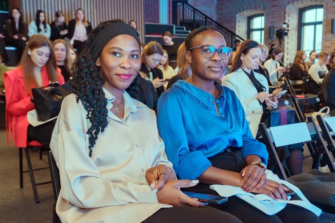 В Тюмени стартовал международный женский управленческий форум "Точка роста" В Тюмени стартовал международный женский управленческий форум "Точка роста"