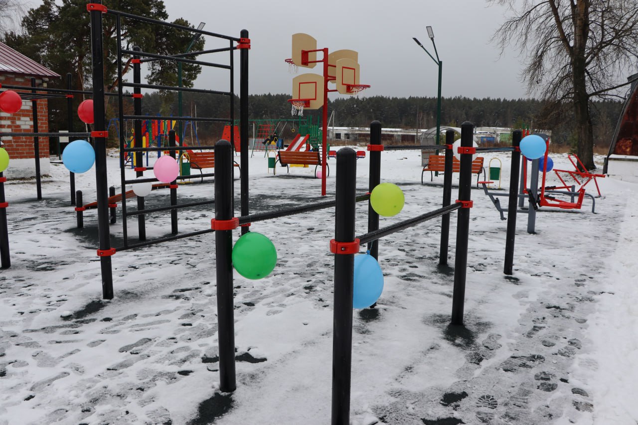 В деревне Криволукской Ялуторовского округа открыли новую спортивно-игровую площадку В деревне Криволукской Ялуторовского округа открыли новую спортивно-игровую площадку