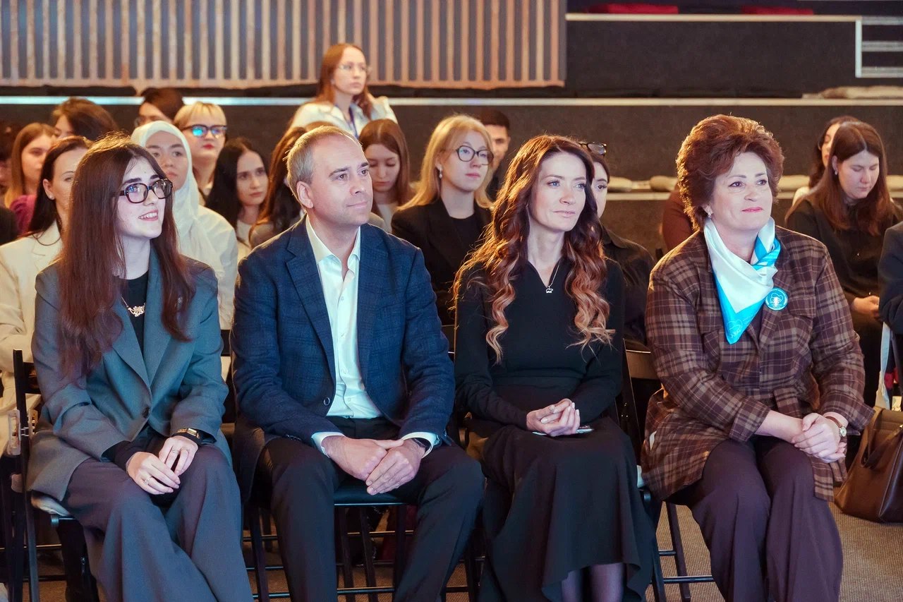 В Тюмени стартовал международный женский управленческий форум "Точка роста" В Тюмени стартовал международный женский управленческий форум "Точка роста"