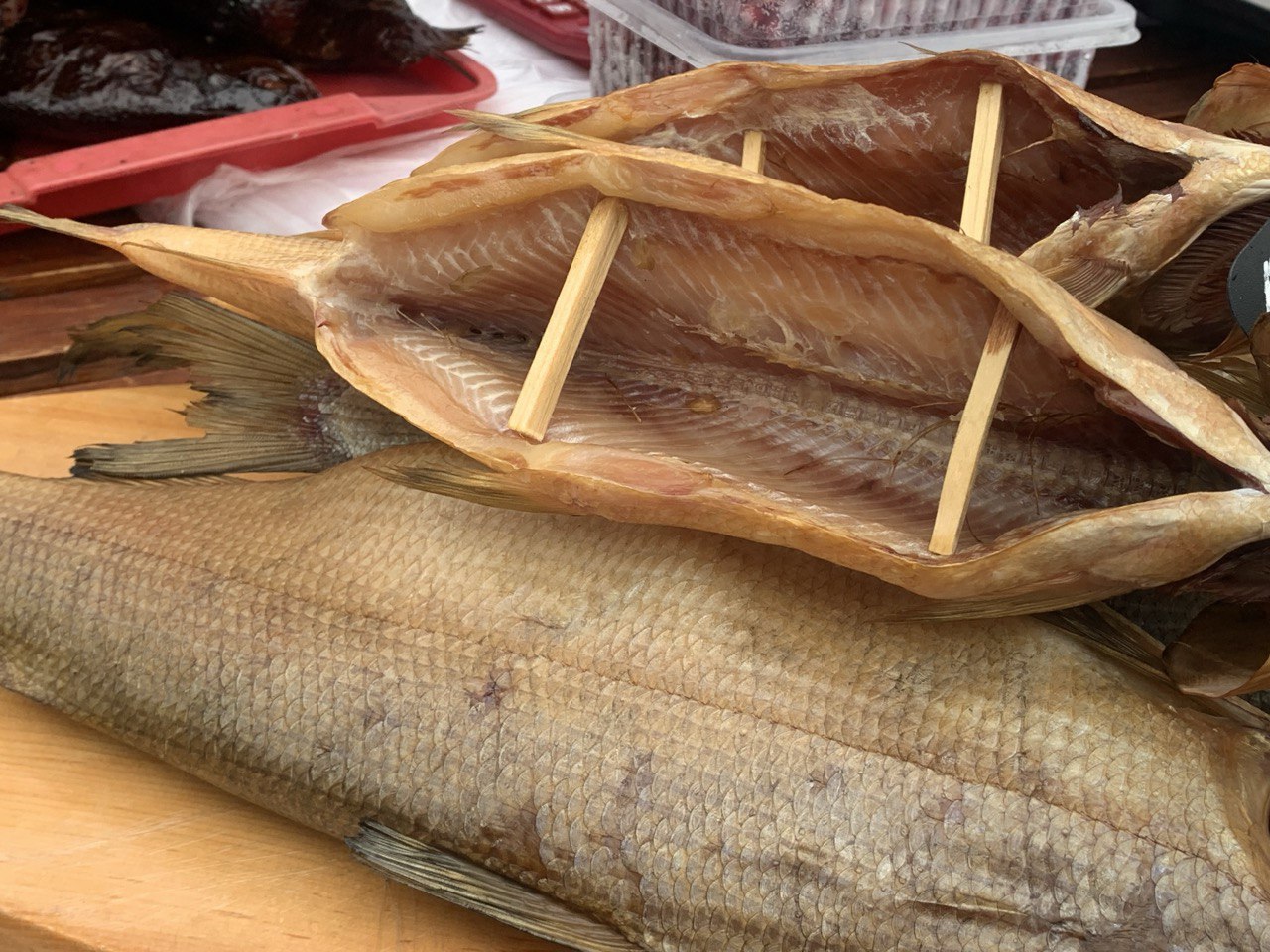 На Базарной площади Тобольска вовсю развернулась ярмарка! На Базарной площади Тобольска вовсю развернулась ярмарка!