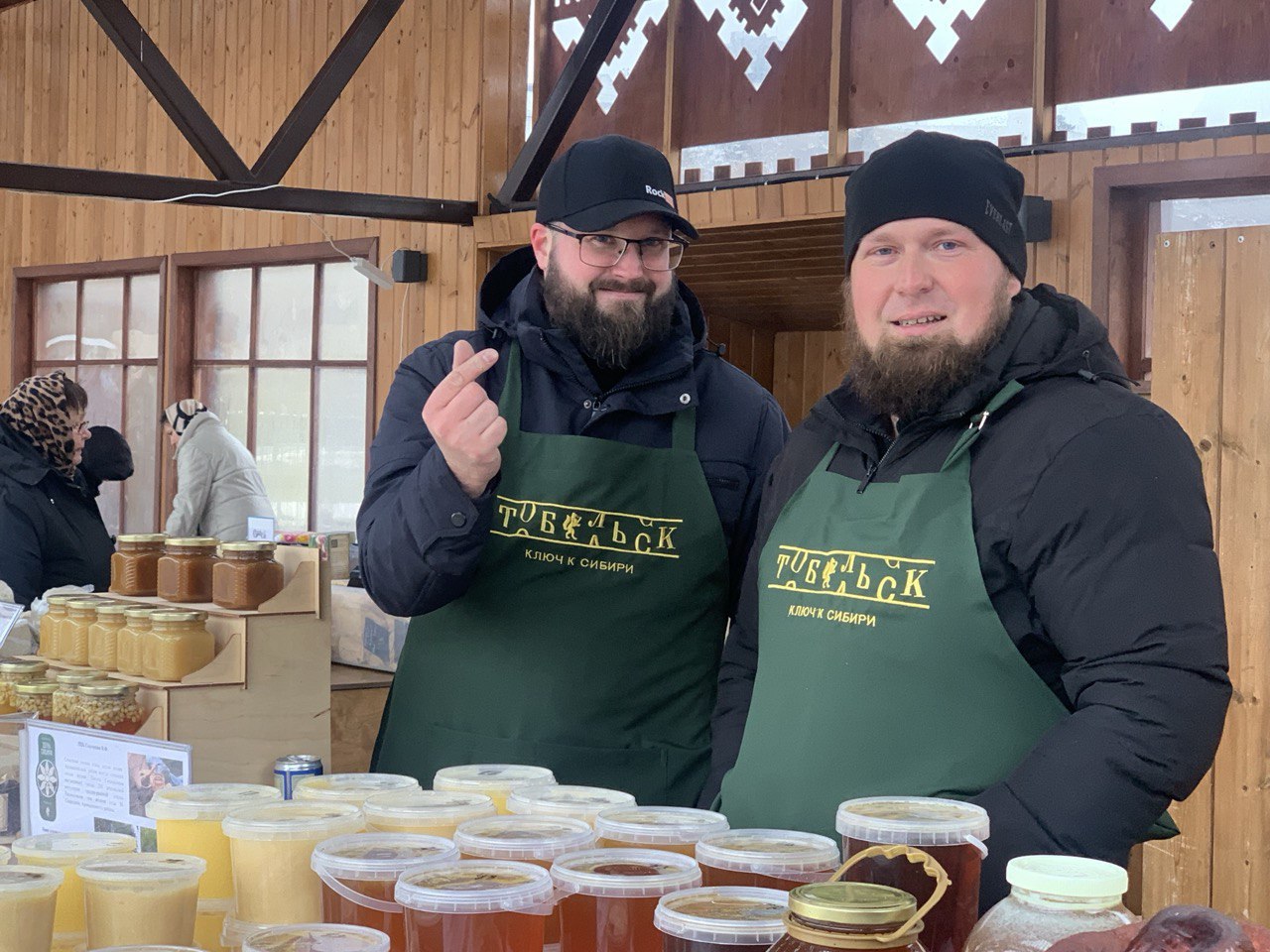 На Базарной площади Тобольска вовсю развернулась ярмарка! На Базарной площади Тобольска вовсю развернулась ярмарка!
