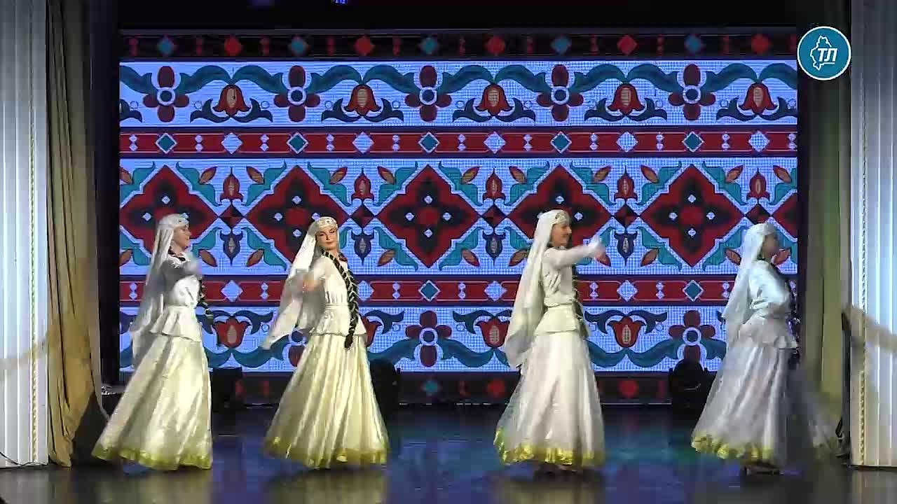 Концерт “В ритме единства” состоялся в ДК “Нефтяник” в Тюмени 8 ноября