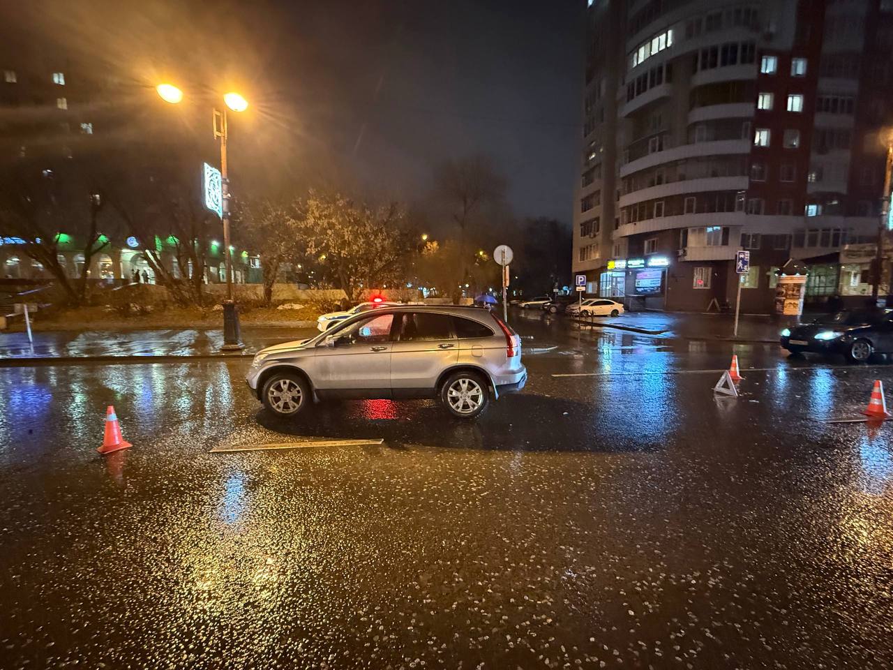 Пешеход погиб в Тюмени.. Около шести часов вечера на ул.Республики, 90 автомобилем «Хонда» сбит 89-летний пенсионер. Дедушка переходил улицу вне пешеходного перехода, водитель не заметил его вовремя Пешеход погиб в Тюмени.. Около шести часов вечера на ул.Республики, 90 автомобилем «Хонда» сбит 89-летний пенсионер. Дедушка переходил улицу вне пешеходного перехода, водитель не заметил его вовремя