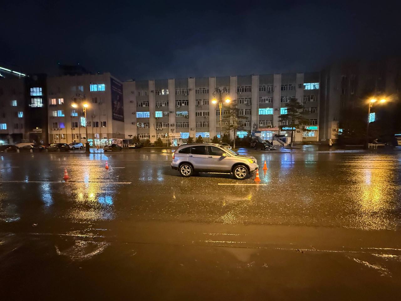 Пешеход погиб в Тюмени.. Около шести часов вечера на ул.Республики, 90 автомобилем «Хонда» сбит 89-летний пенсионер. Дедушка переходил улицу вне пешеходного перехода, водитель не заметил его вовремя