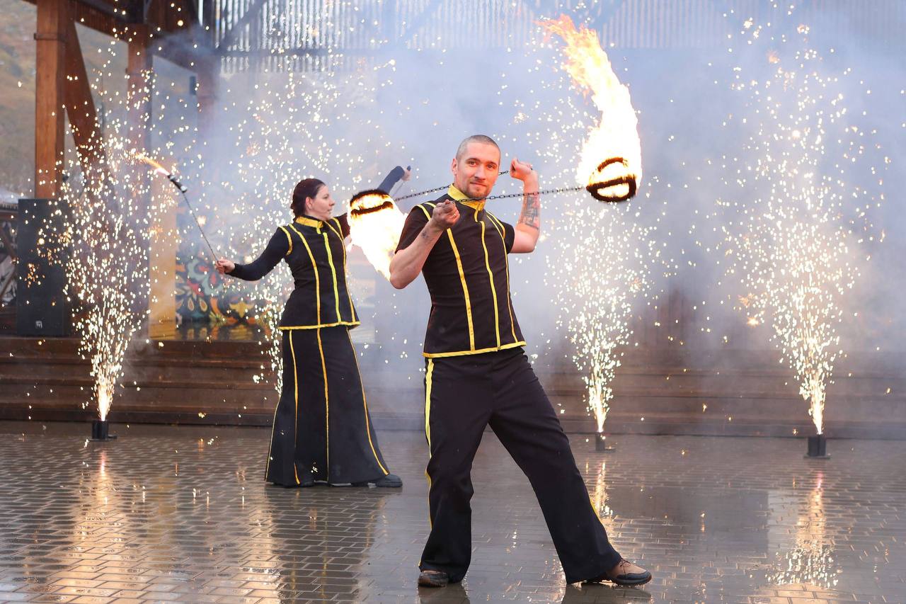 Сердце Сибири билось в унисон с Днем благодарения! 7 и 8 ноября Тобольск радушно принимал гостей на праздничных мероприятиях, посвященных Дню Сибири Сердце Сибири билось в унисон с Днем благодарения! 7 и 8 ноября Тобольск радушно принимал гостей на праздничных мероприятиях, посвященных Дню Сибири