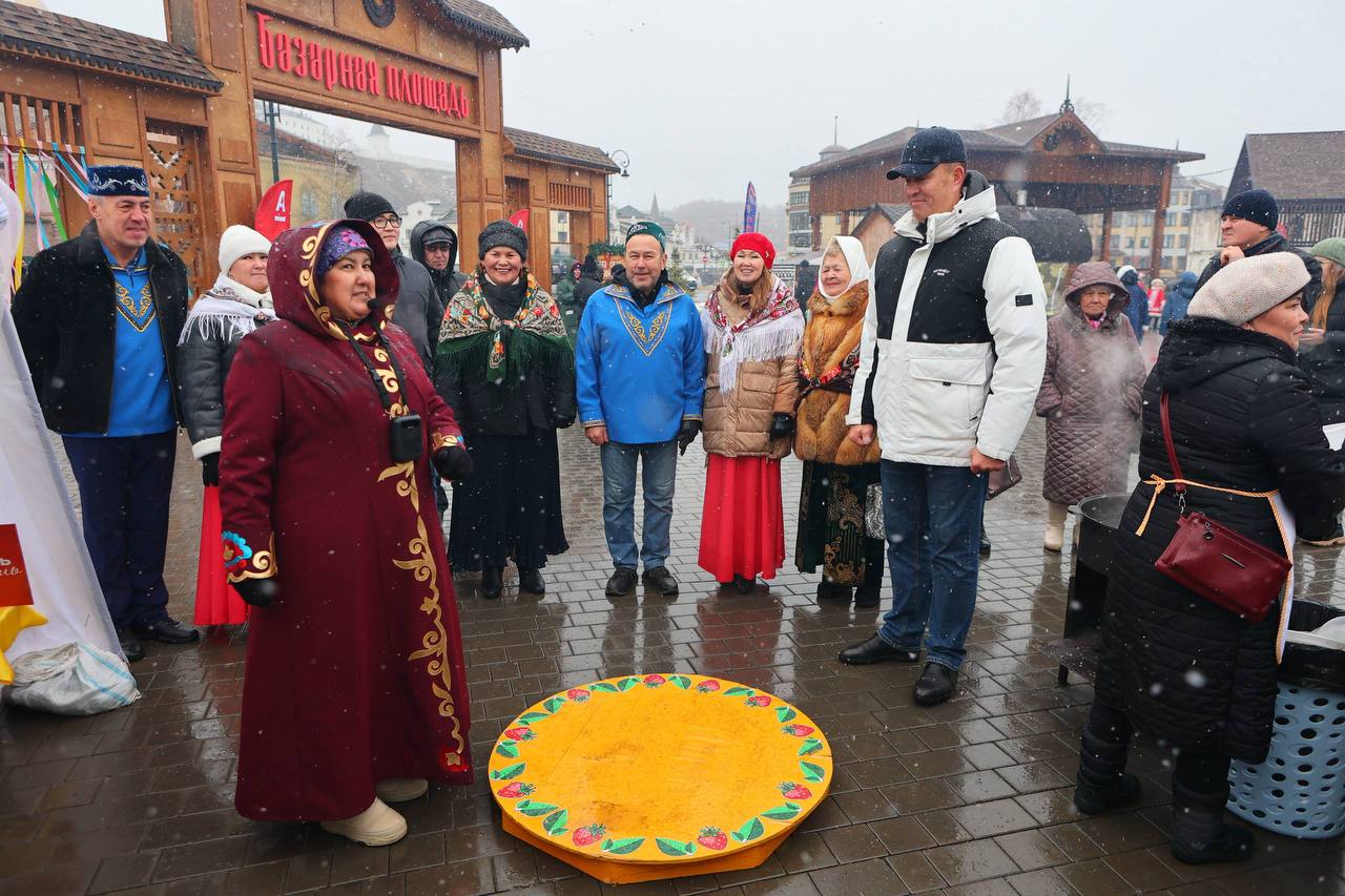 Сердце Сибири билось в унисон с Днем благодарения! 7 и 8 ноября Тобольск радушно принимал гостей на праздничных мероприятиях, посвященных Дню Сибири Сердце Сибири билось в унисон с Днем благодарения! 7 и 8 ноября Тобольск радушно принимал гостей на праздничных мероприятиях, посвященных Дню Сибири
