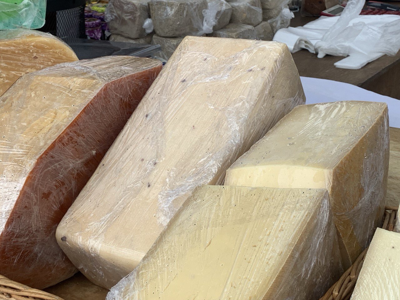 На Базарной площади Тобольска вовсю развернулась ярмарка! На Базарной площади Тобольска вовсю развернулась ярмарка!