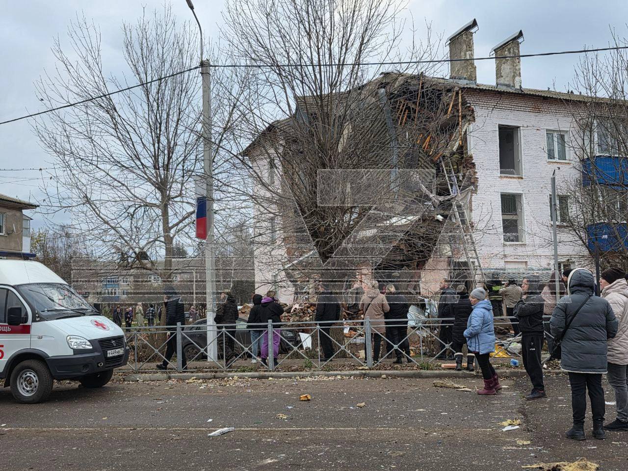 В Тульской области мужчина поджёг зажигалкой скопившийся газ в квартире во время ремонтных работ — это привело к обрушению всего подъезда В Тульской области мужчина поджёг зажигалкой скопившийся газ в квартире во время ремонтных работ — это привело к обрушению всего подъезда