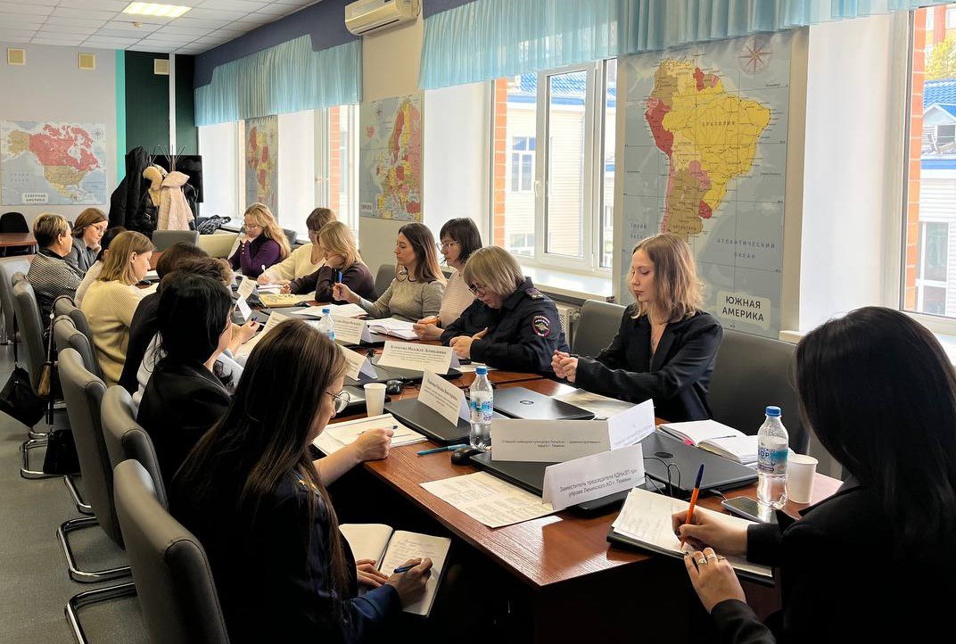 ЛАО: Профилактика!. 11 ноября на базе Тюменского колледжа транспортных технологий и сервиса прошло выездное заседание комиссии по делам несовершеннолетних и защите их прав при управе Ленинского АО. При участии старшего... ЛАО: Профилактика!. 11 ноября на базе Тюменского колледжа транспортных технологий и сервиса прошло выездное заседание комиссии по делам несовершеннолетних и защите их прав при управе Ленинского АО. При участии старшего...