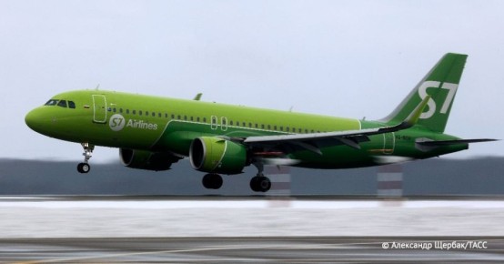 Прибытие 14 рейсов задерживается в новосибирском аэропорту Толмачево на фоне обильного снегопада