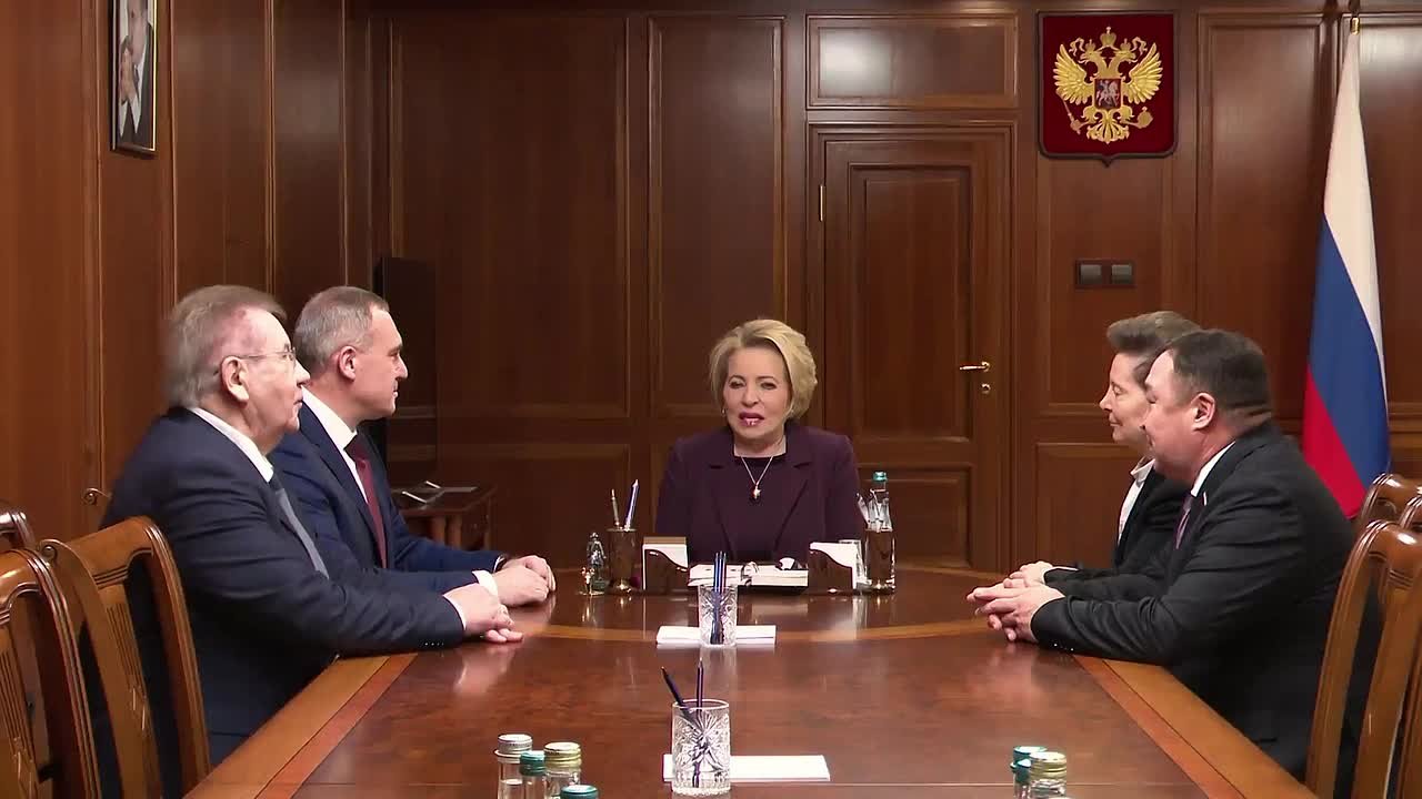 Председатель Совета Федерации Валентина Матвиенко провела встречу с губернатором Ханты-Мансийского автономного округа — Югры Русланом Кухаруком
