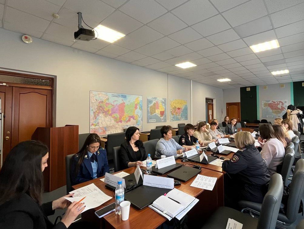 ЛАО: Профилактика!. 11 ноября на базе Тюменского колледжа транспортных технологий и сервиса прошло выездное заседание комиссии по делам несовершеннолетних и защите их прав при управе Ленинского АО. При участии старшего... ЛАО: Профилактика!. 11 ноября на базе Тюменского колледжа транспортных технологий и сервиса прошло выездное заседание комиссии по делам несовершеннолетних и защите их прав при управе Ленинского АО. При участии старшего...