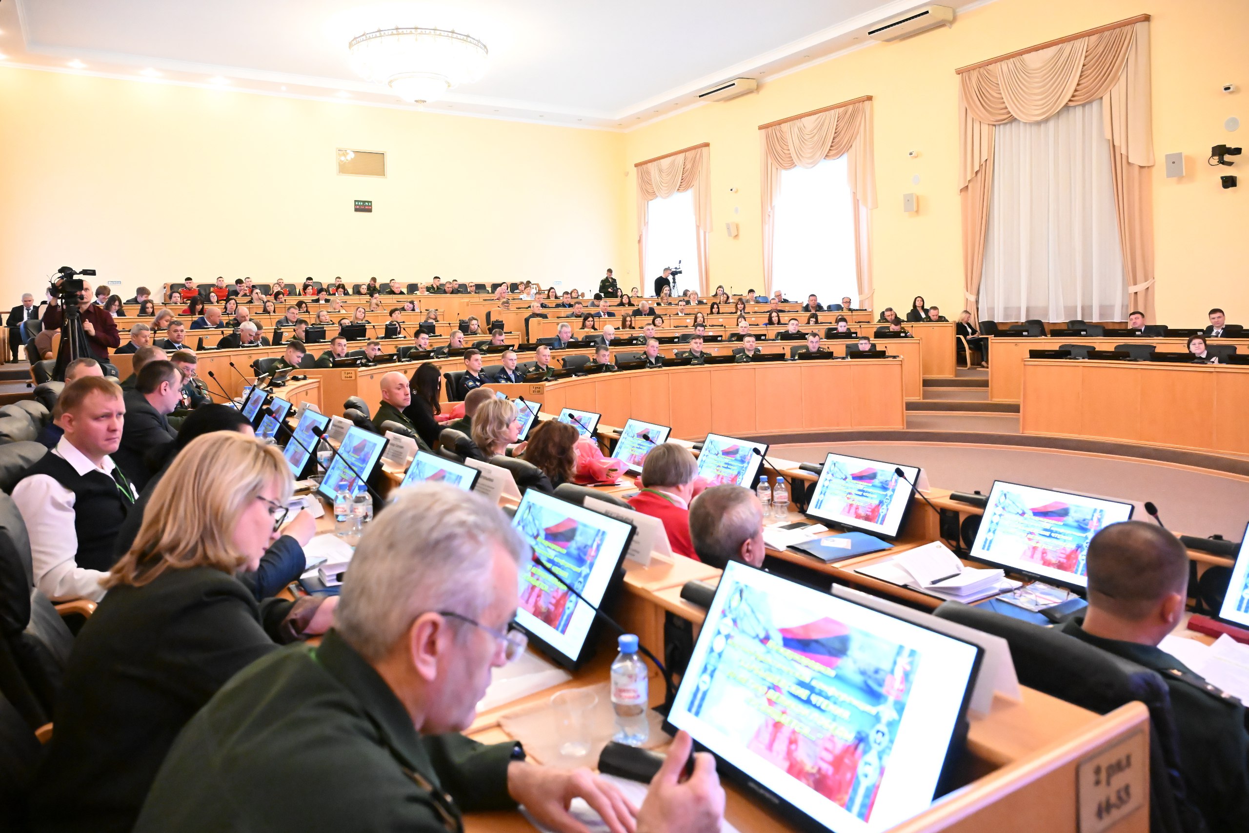 Сегодня в Тюменской областной думе проходит Международная научно-практическая конференция «Карбышевские чтения», посвященная 80-летию Великой Победы Сегодня в Тюменской областной думе проходит Международная научно-практическая конференция «Карбышевские чтения», посвященная 80-летию Великой Победы