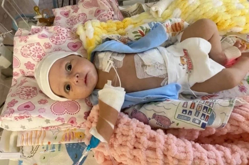 Кишечник на пятый день жизни удалили маленькой тюменке Варе Овчинниковой