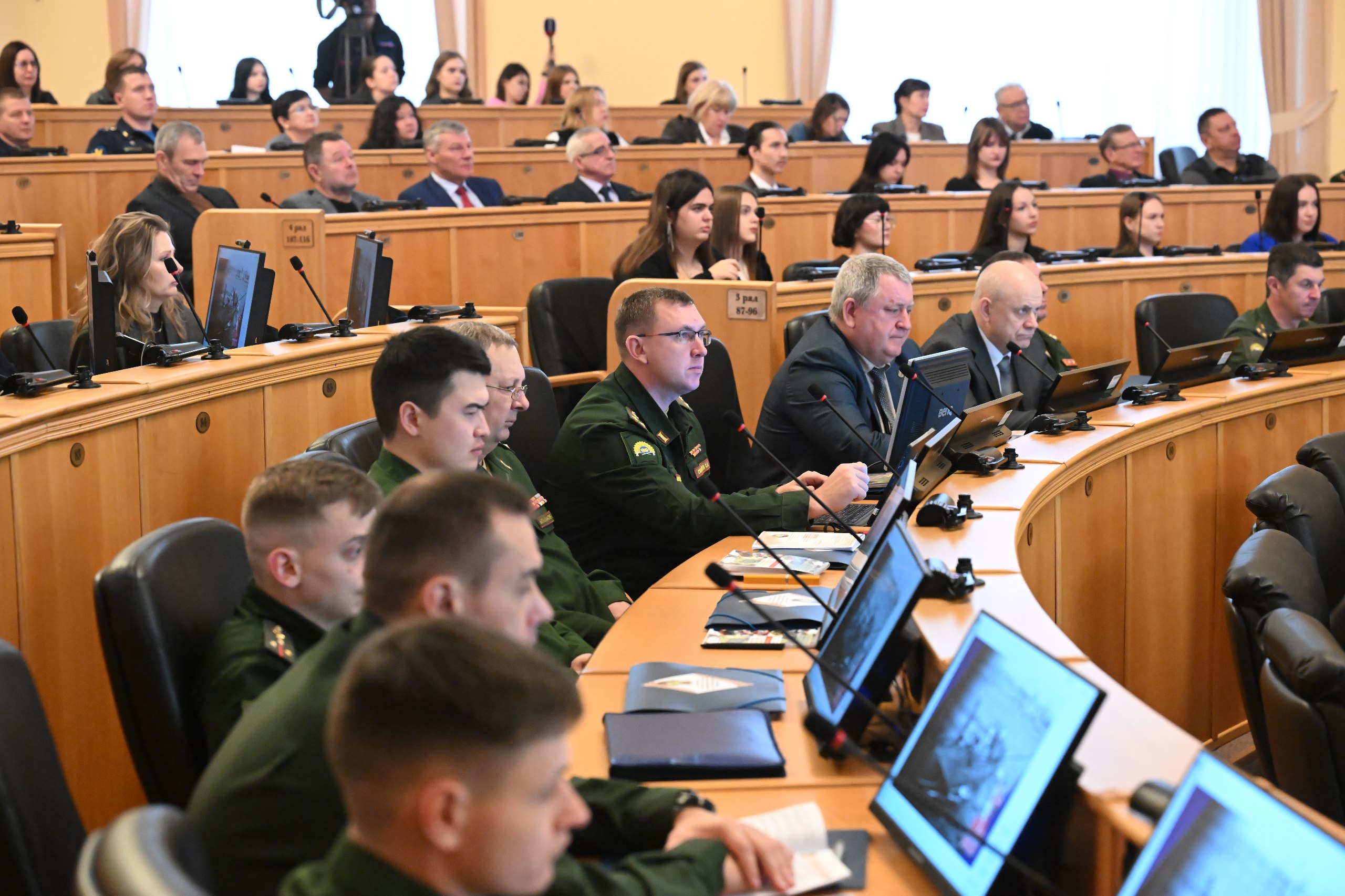 Сегодня в Тюменской областной думе проходит Международная научно-практическая конференция «Карбышевские чтения», посвященная 80-летию Великой Победы Сегодня в Тюменской областной думе проходит Международная научно-практическая конференция «Карбышевские чтения», посвященная 80-летию Великой Победы