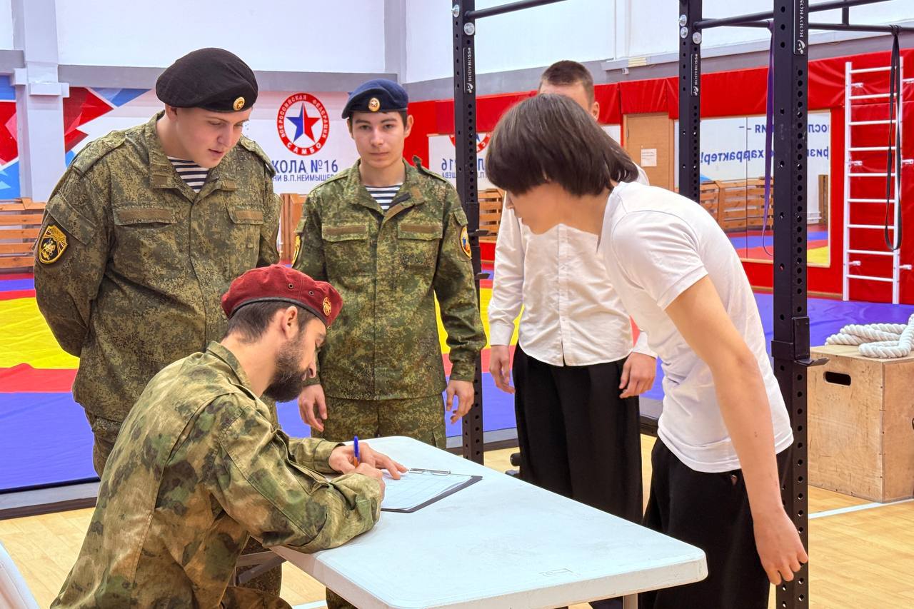 Сегодня, в День призывника, хочу сказать добрые и напутственные слова нашим ребятам Сегодня, в День призывника, хочу сказать добрые и напутственные слова нашим ребятам