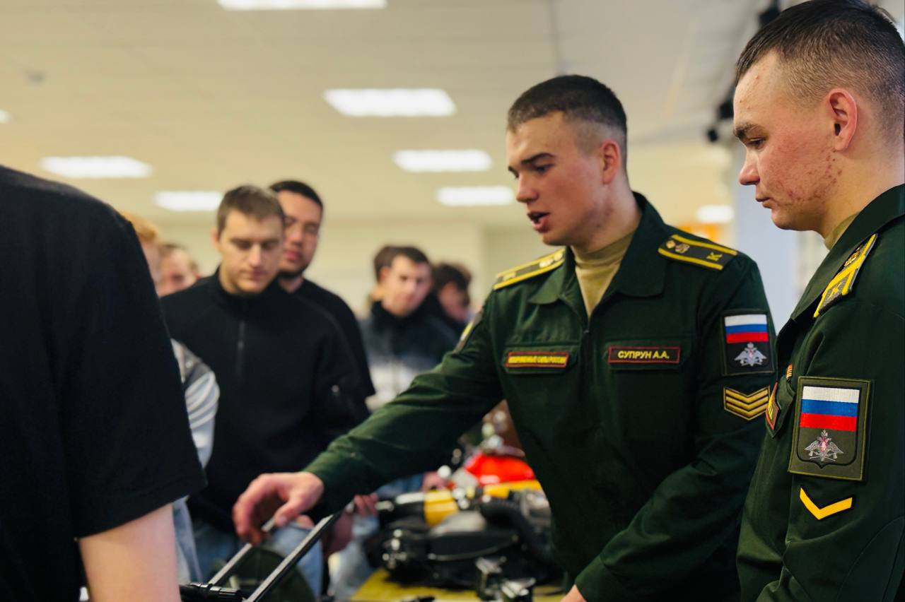 Сегодня, в День призывника, хочу сказать добрые и напутственные слова нашим ребятам Сегодня, в День призывника, хочу сказать добрые и напутственные слова нашим ребятам